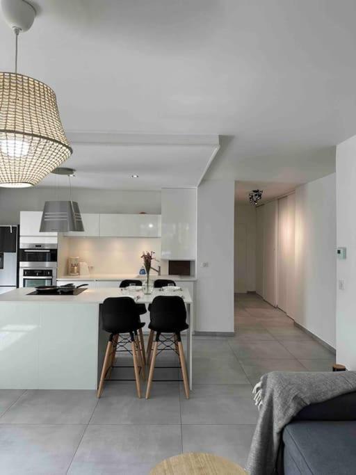 Charmant T3 Moderne Climatise Villeurbanne Ngoại thất bức ảnh